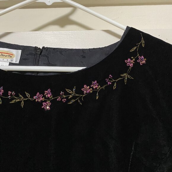 Talbots Petites, short sleeve black velvet short top, size 14 - Picture 3 of 12